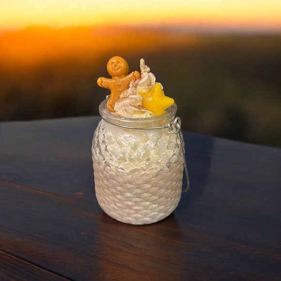 Festive Gingerbread Candle Jar - Picture 2 of 3